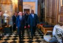 Paris : Tshisekedi visite l’École de guerre de Paris pour renforcer la coopération militaire entre la France et la RDC