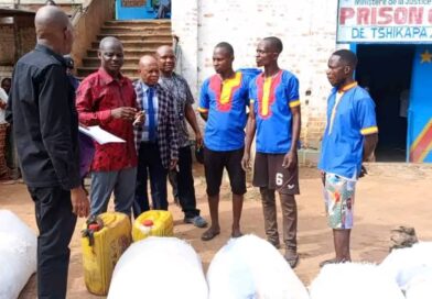 Kasaï : le gouverneur Crispin Mukendi approvisionne en vivres la prison centrale de Tshikapa