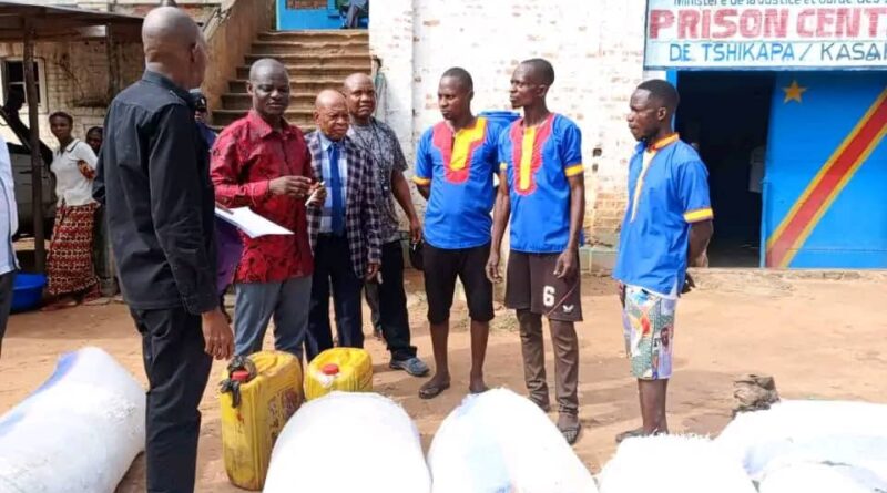 Kasaï : le gouverneur Crispin Mukendi approvisionne en vivres la prison centrale de Tshikapa