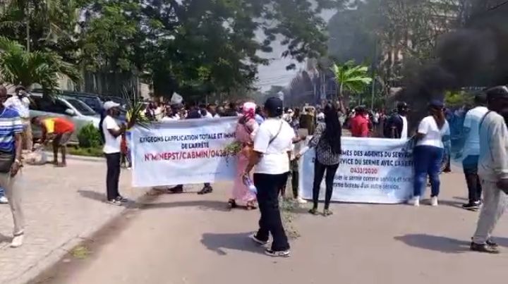 Suppression du SERNIE : Plus de 11.800 agents en colère, manifestation devant le ministère de l’EPST