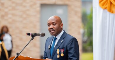 De la chenille au papillon : Michel Muvudi célébré par la Chancellerie des Ordre nationaux par deux médailles d’or