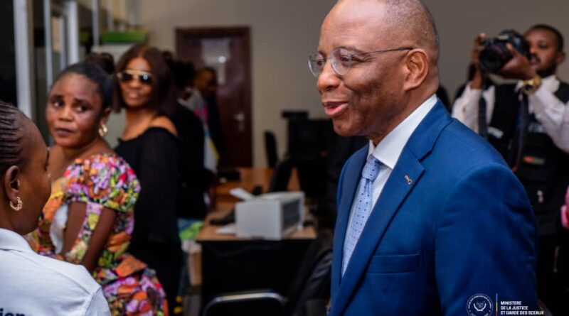 RDC : le nouveau ministre de la justice, Guillaume Ngefa inspecte les bureaux de son ministère