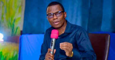 Le ministre Eliezer Ntambwe annonce un contrôle biométrique pour recenser anciens combattants, veuves et orphelins militaires