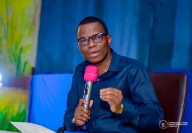 Le ministre Eliezer Ntambwe annonce un contrôle biométrique pour recenser anciens combattants, veuves et orphelins militaires