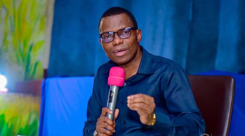 Le ministre Eliezer Ntambwe annonce un contrôle biométrique pour recenser anciens combattants, veuves et orphelins militaires