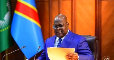 Travailler d’abord sur le territoire national avant l’étranger : Félix Tshisekedi ne veut plus de missions extérieures pour ses troupes. Travailler d’abord sur le territoire national avant l’étranger : Félix Tshisekedi ne veut plus de missions extérieures pour ses troupes.