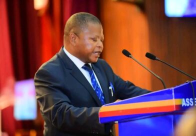 RDC – Braquage à la Rawbank : le député Simon Mulamba interpelle le Vice-Premier ministre de l’Intérieur