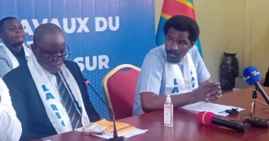Éventuel 3e mandat de Tshisekedi :  » Après 32 ans de dictature…la RDC n&rsquo;acceptera plus jamais une nouvelle dictature ni la personnification du pouvoir  » (Michel Mwika)