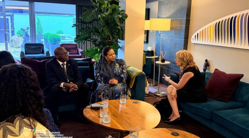 Décès d’Yves Sakila en Irlande : Thérèse Kayikwamba à Dublin pour exiger des éclaircissements