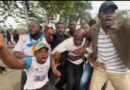 Kinshasa : la manifestation contre le référendum dégénère, Fayulu blessé et plusieurs sièges de l’opposition attaqués