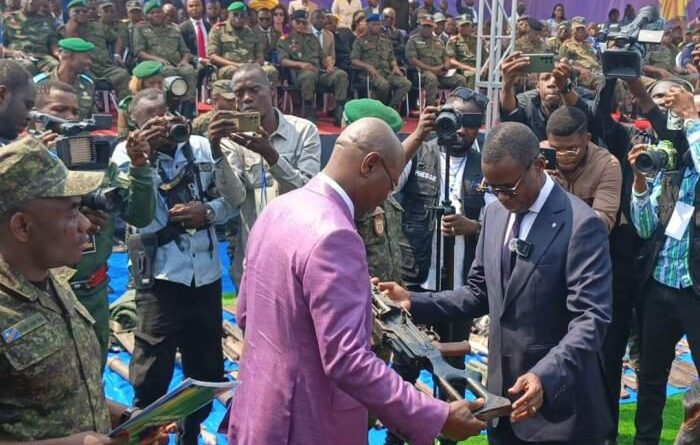 Kinshasa : plus de 1 200 ex-combattants Mobondo déposent les armes, le gouvernement accélère la pacification